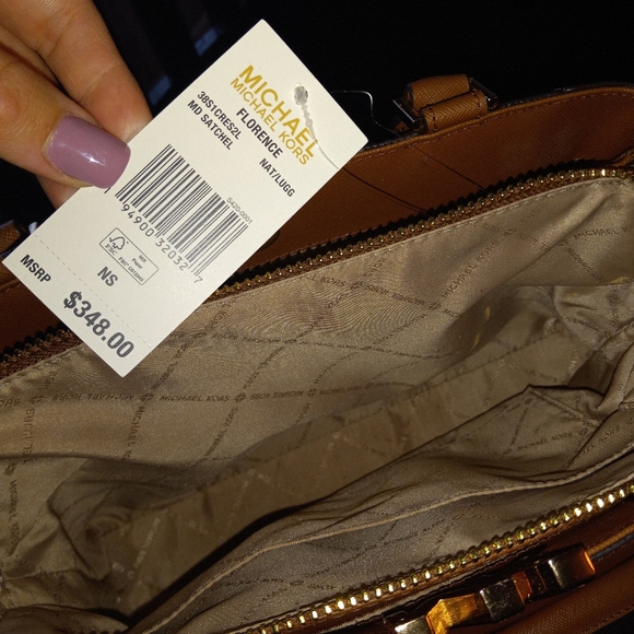 Michael kors purse - Picture 6 of 8